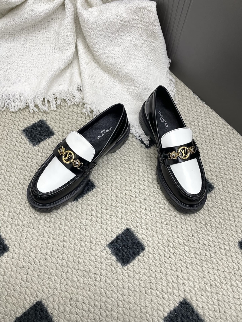 l0vis Vvtt0n loafers